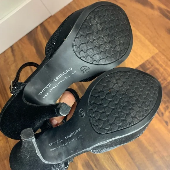 Chinese Laundry 6 - Picture 6 of 9